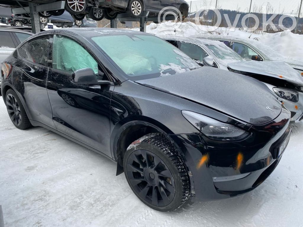 Model Y Tesla Model Y  104474600A