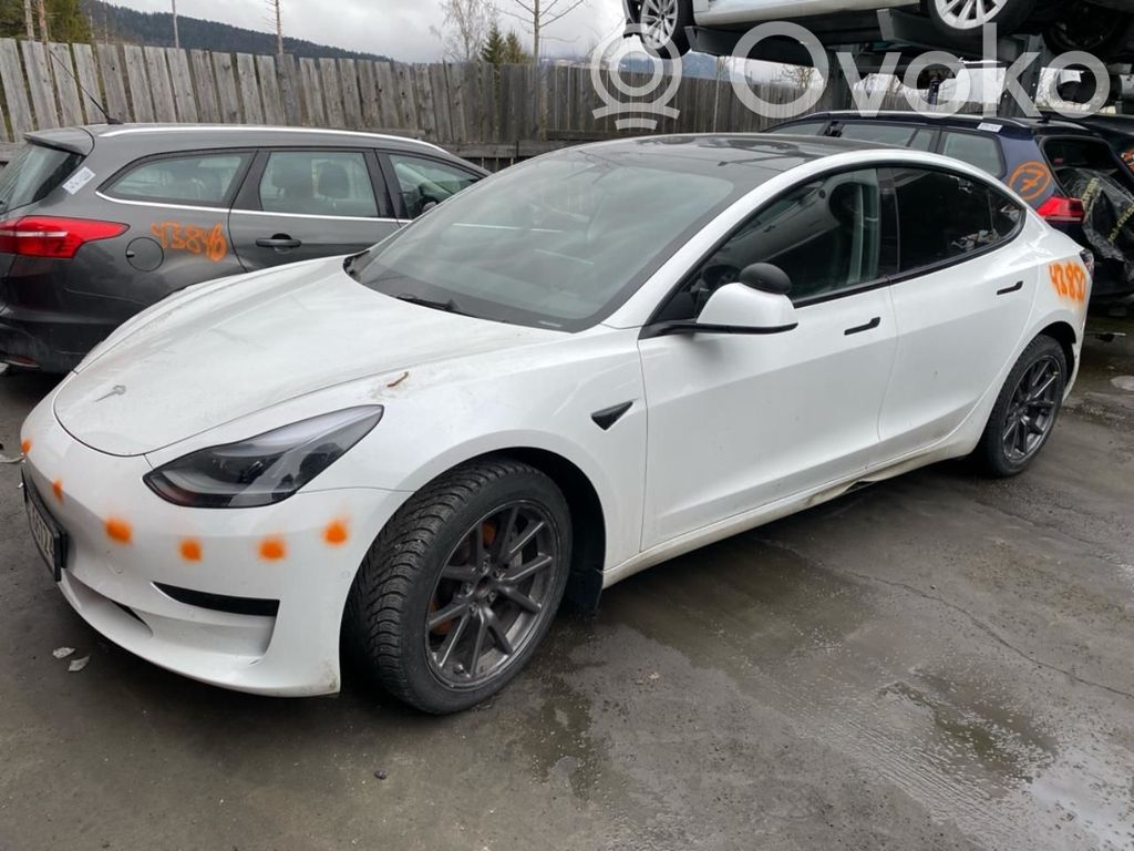Model 3 Tesla Model 3  118883200B