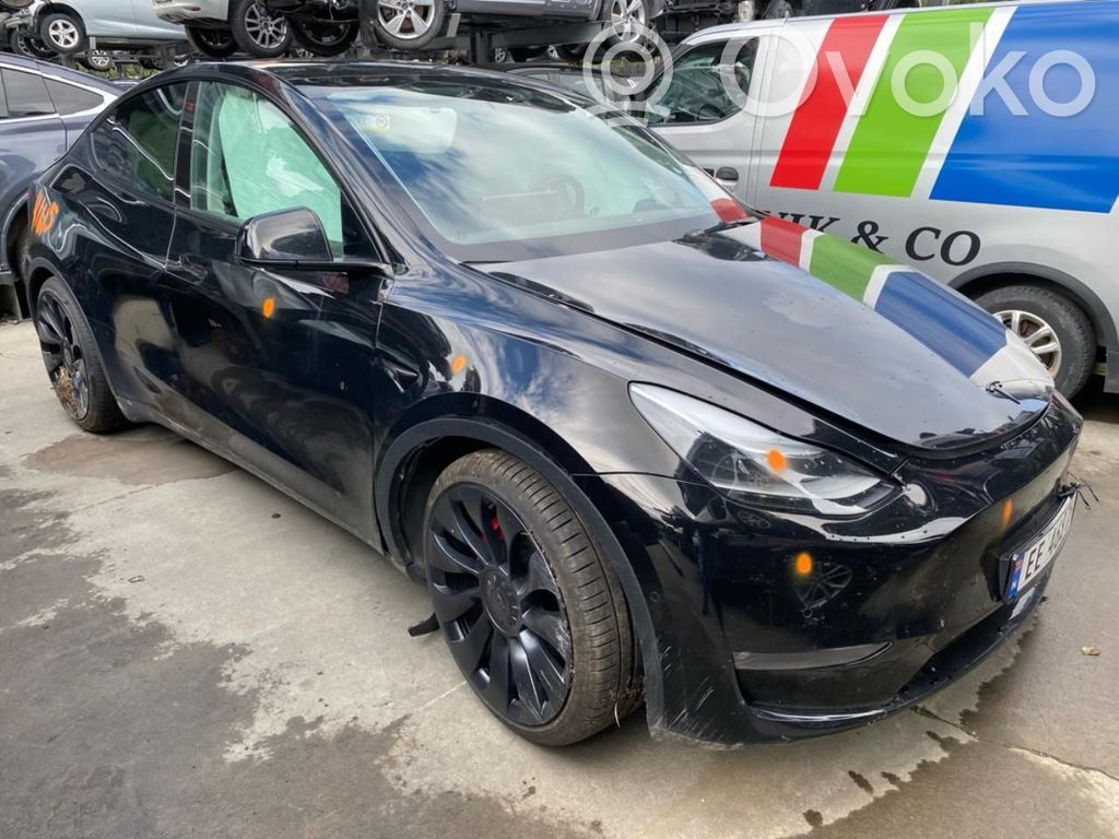 Model Y Tesla Model Y  104474600A
