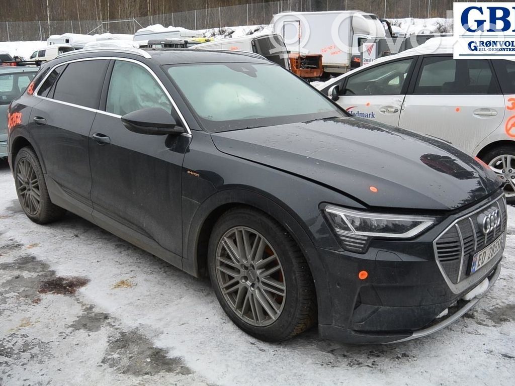 e-tron e-tron  4KE501203E
