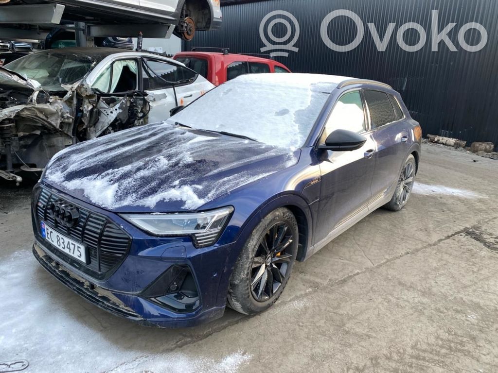 e-tron e-tron  4KE061180