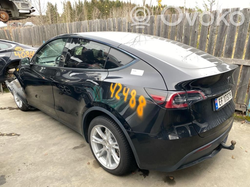 Model Y Tesla Model Y  104453101B