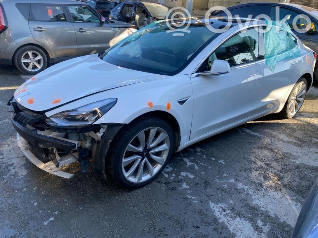 Model 3 Tesla Model 3  104483100F