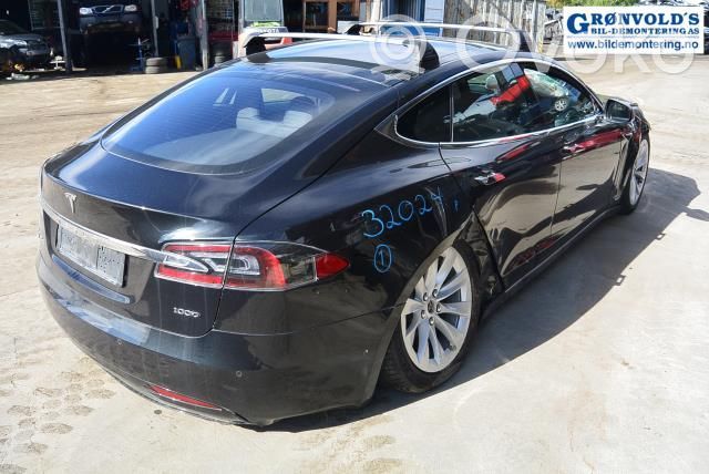 Model S Tesla Model S  111237990D
