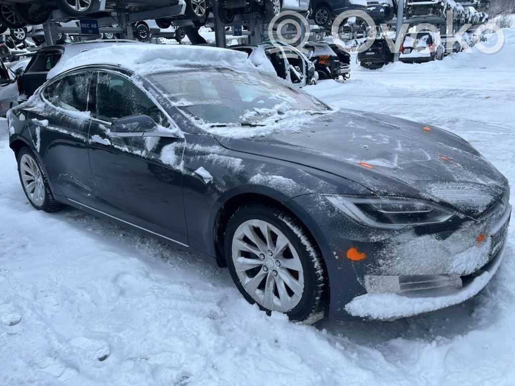 Model S Tesla Model S  1069104SRD