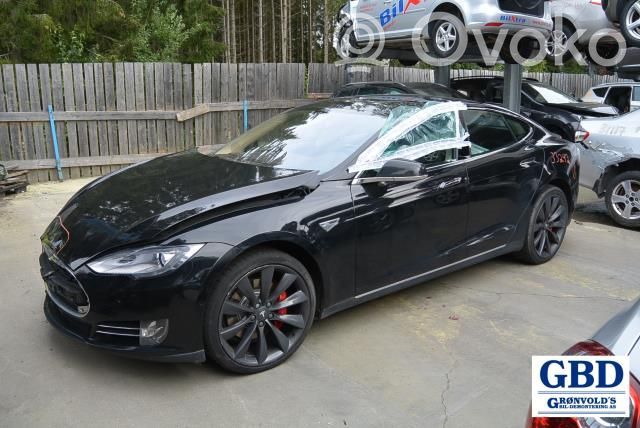 Model S Tesla Model S  104157500A