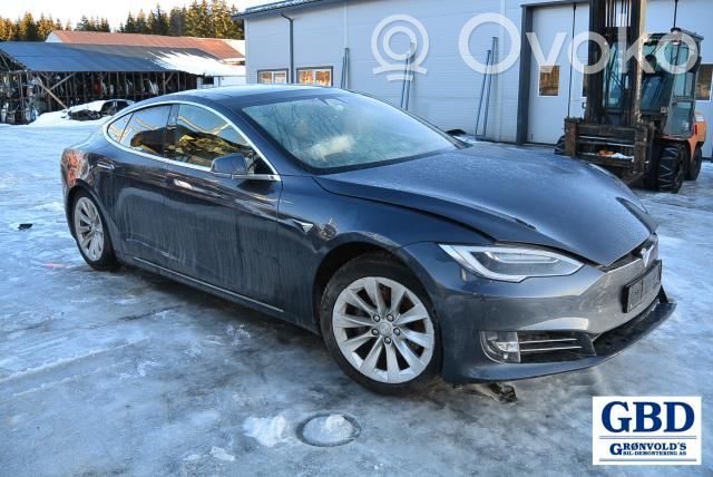 Model S Tesla Model S  107832100G
