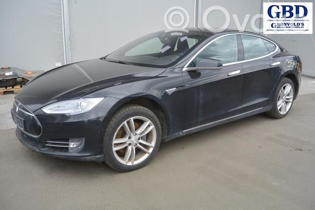 Model S Tesla Model S  104847313A