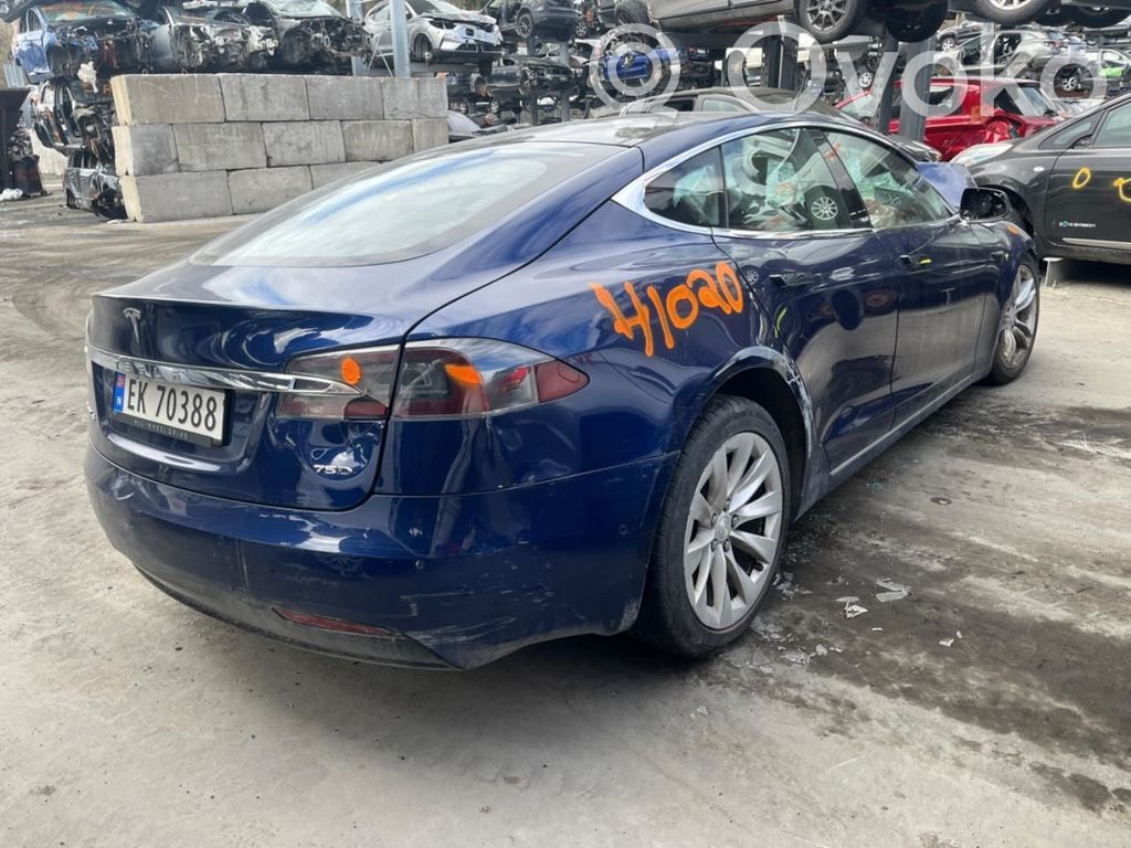 Model S Tesla Model S  104862000A