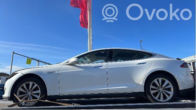 Model S Tesla Model S  104270100A