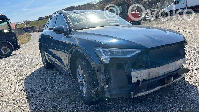 e-tron e-tron  4M0615107