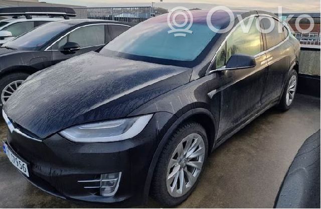 Model X Tesla Model X  102746100E