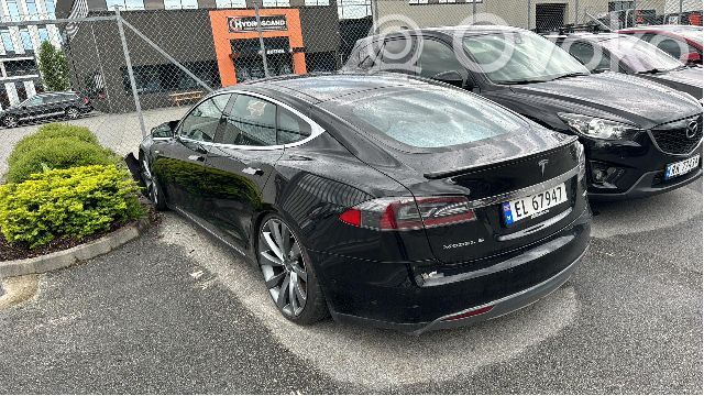Model S Tesla Model S  103779700B
