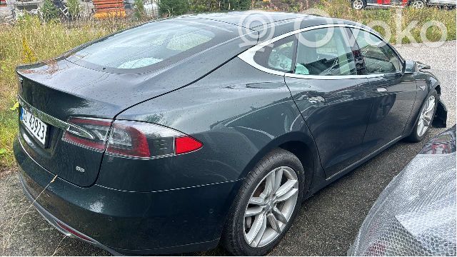 Model S Tesla Model S  145362800B