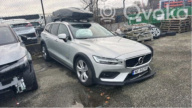 V60 V60, V60 Cross Country  32266889