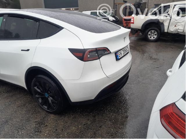 Model Y Tesla Model Y  1588124S0I