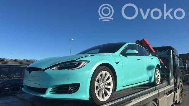 Model S Tesla Model S  149514900A