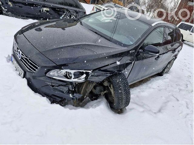 V60 V60, V60 Cross Country  31678089