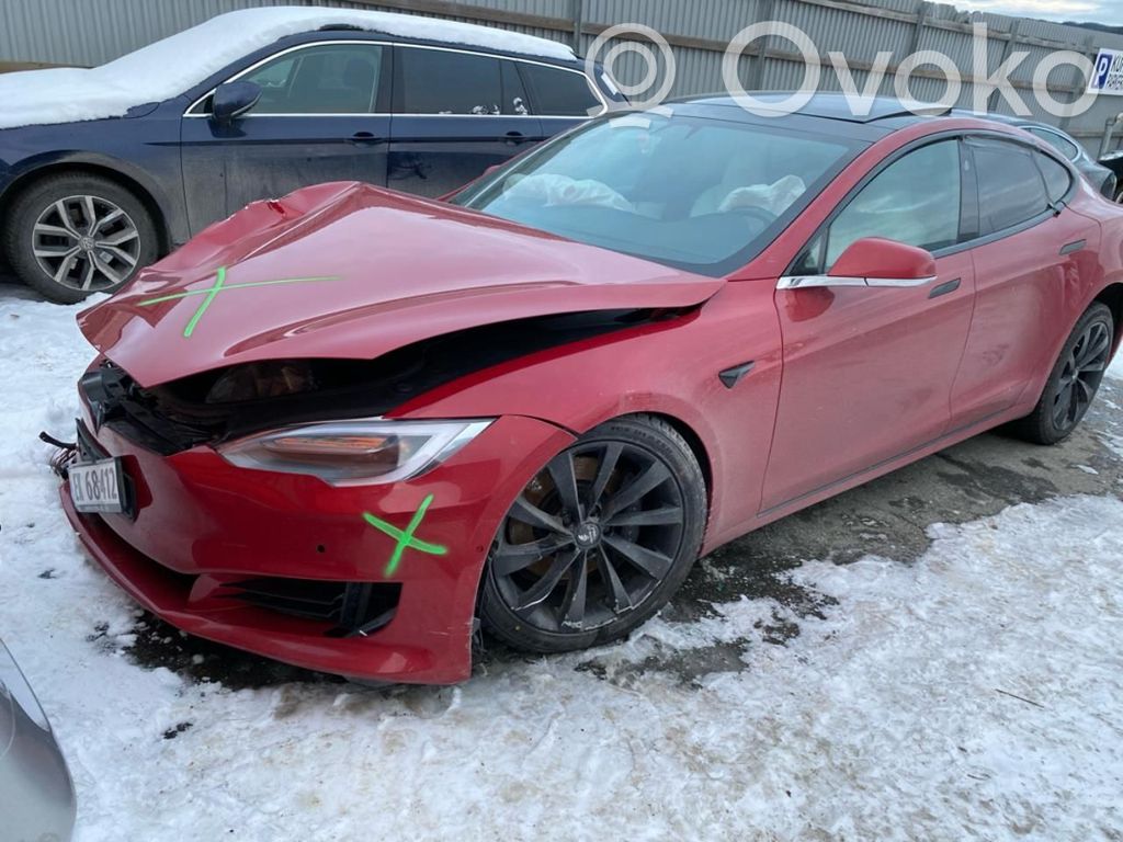 Model S Tesla Model S  103779700D
