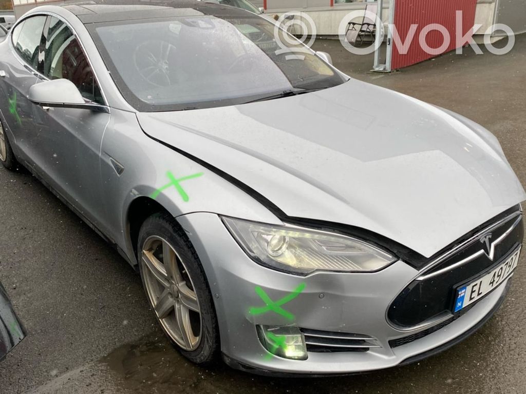 Model S Tesla Model S  106875100A