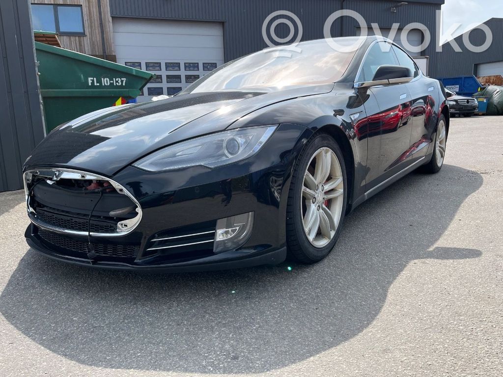 Model S Tesla Model S  101303300A