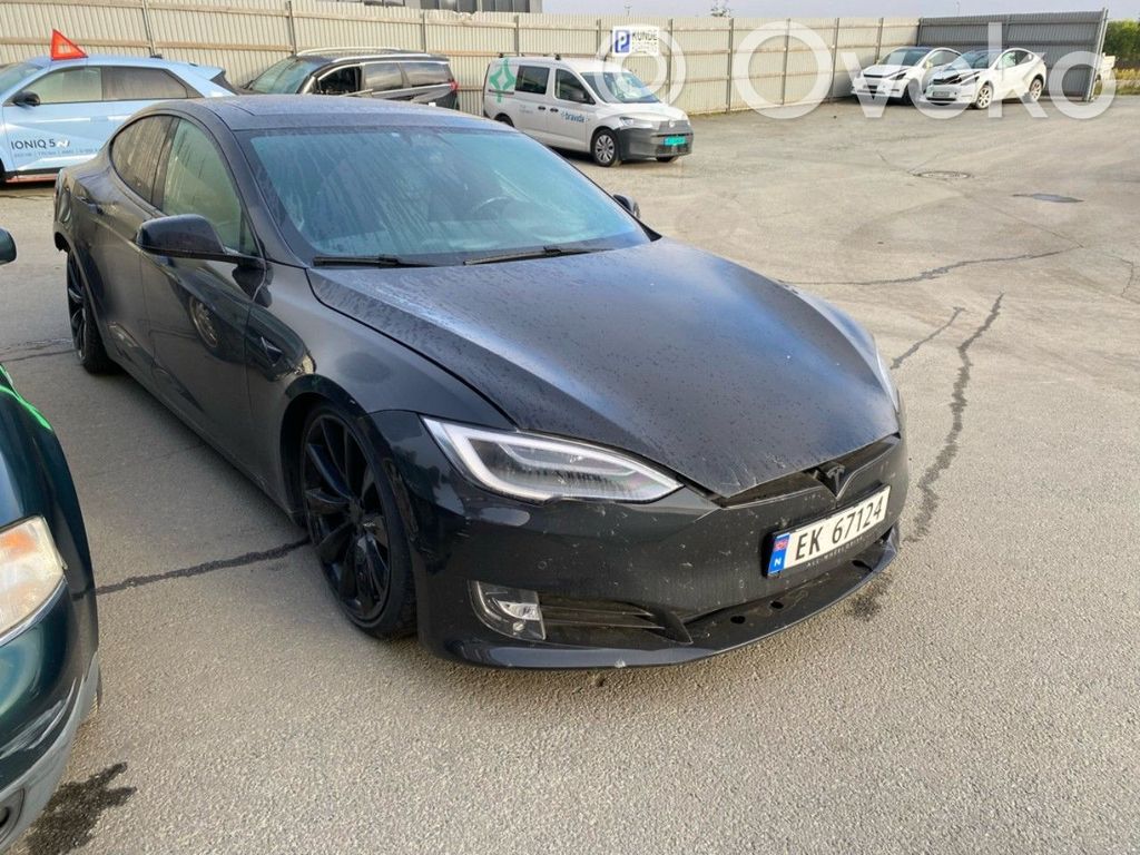 Model S Tesla Model S