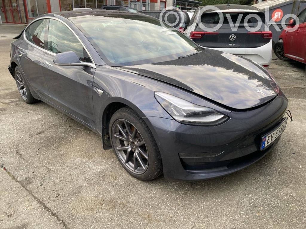 Model 3 Tesla Model 3  1081441E0C