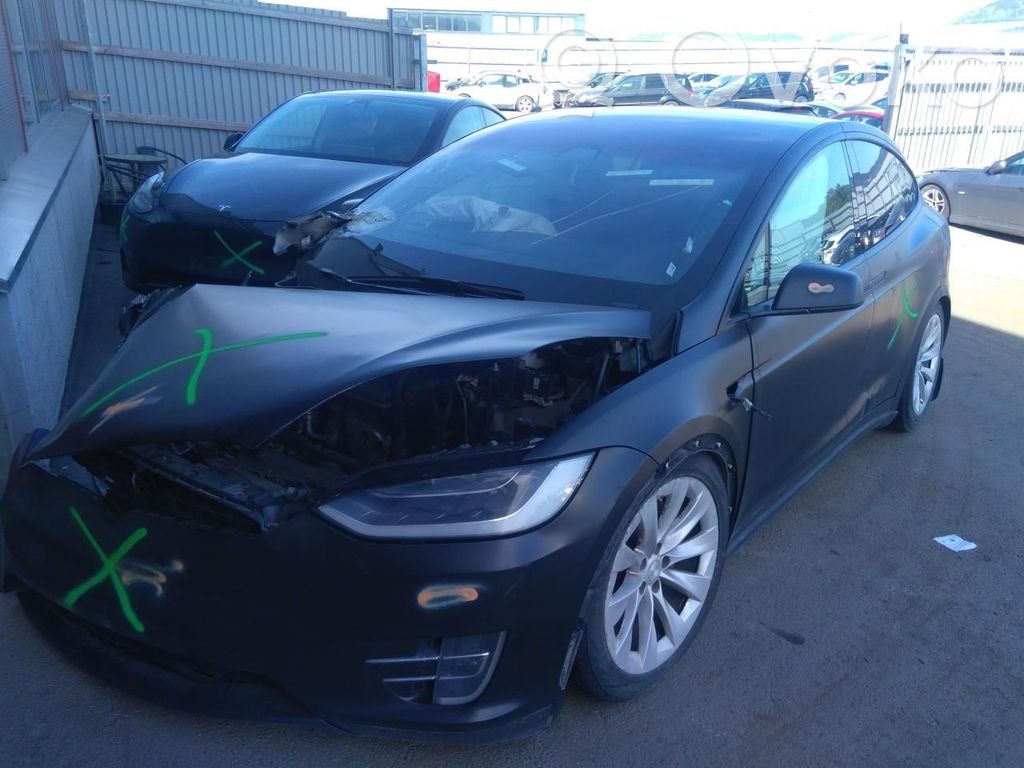 Model X Tesla Model X  103779700D