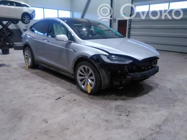 Model X Tesla Model X  102764400A