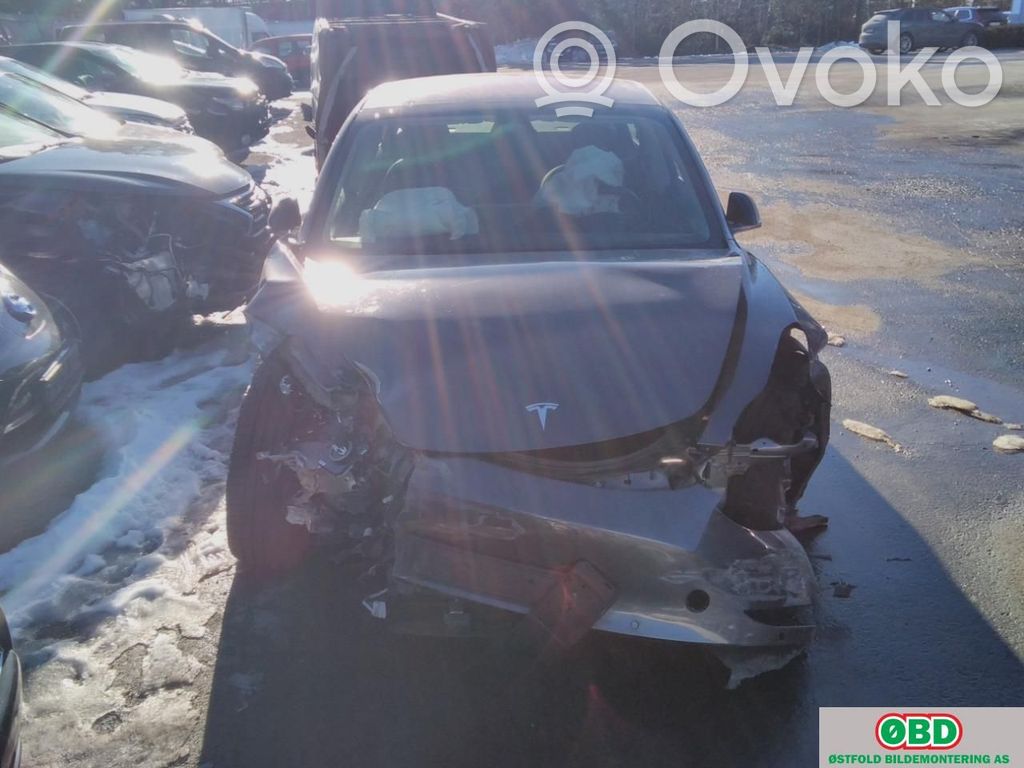 Model 3 Tesla Model 3  107740200G