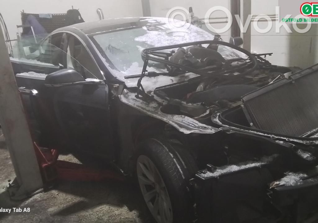 Model S Tesla Model S  105627700G
