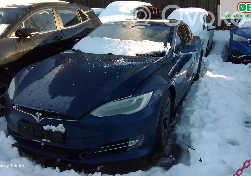 Model S Tesla Model S  105186400A