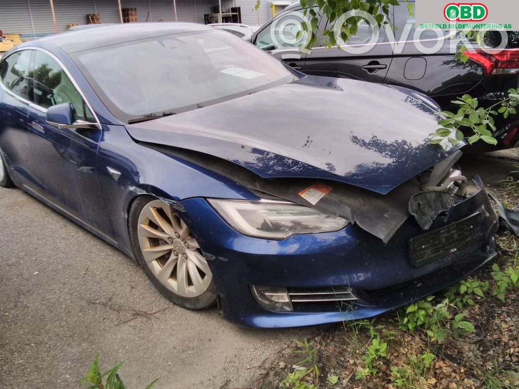 Model S Tesla Model S  105186400A