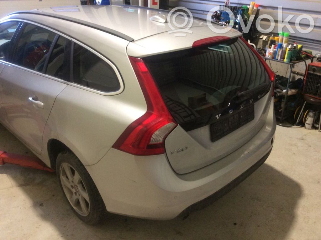 V60 V60, V60 Cross Country  31390471