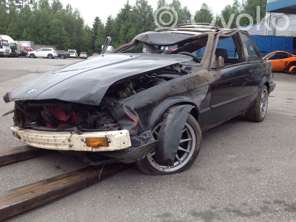3 E30 Series 3  1924931