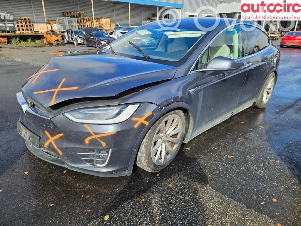 Model X Tesla Model X  105414512E