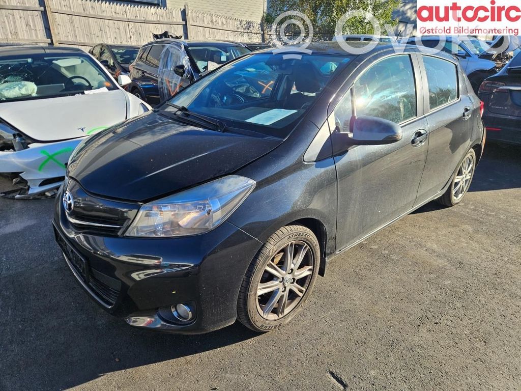 Yaris Yaris  670040D210