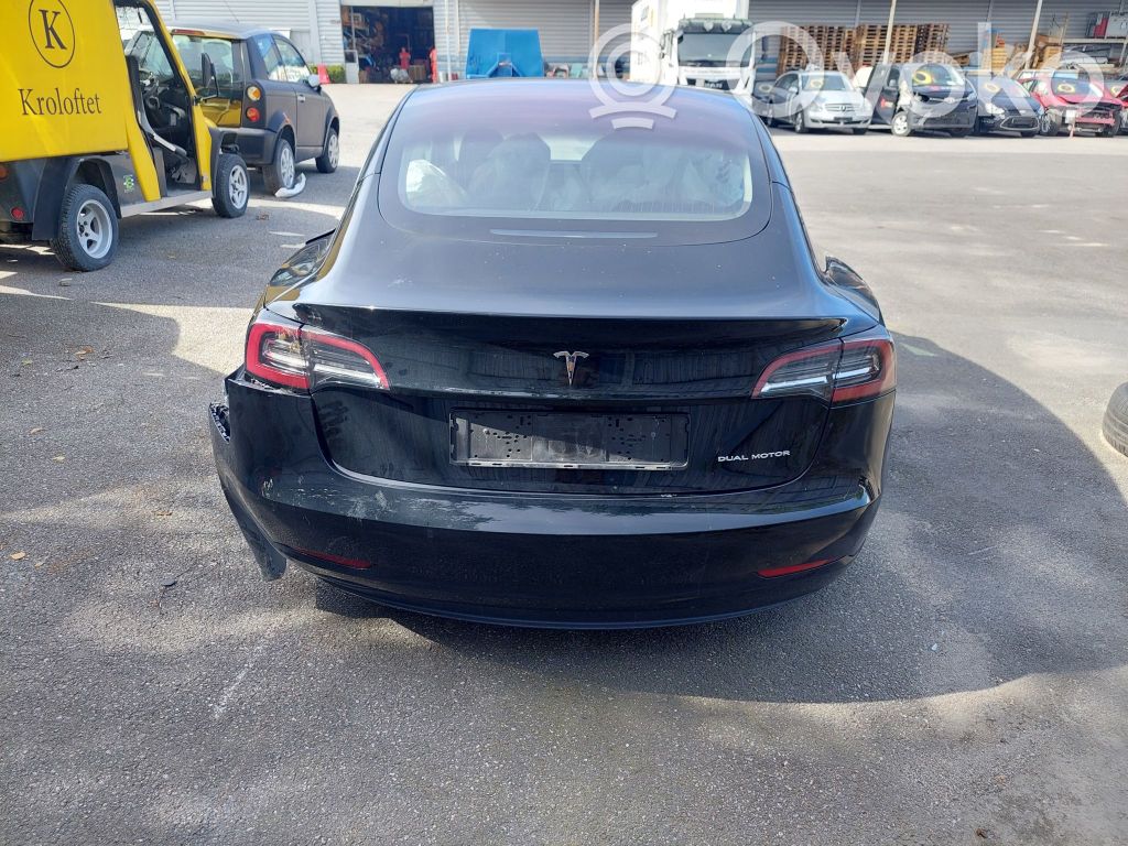 Model 3 Tesla Model 3  107867390K