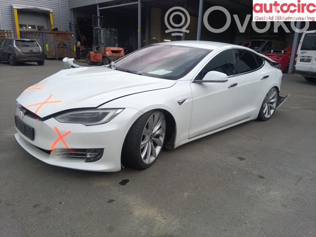 Model S Tesla Model S  6006566E0G