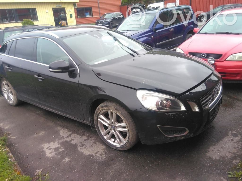 V60 V60, V60 Cross Country  36826006