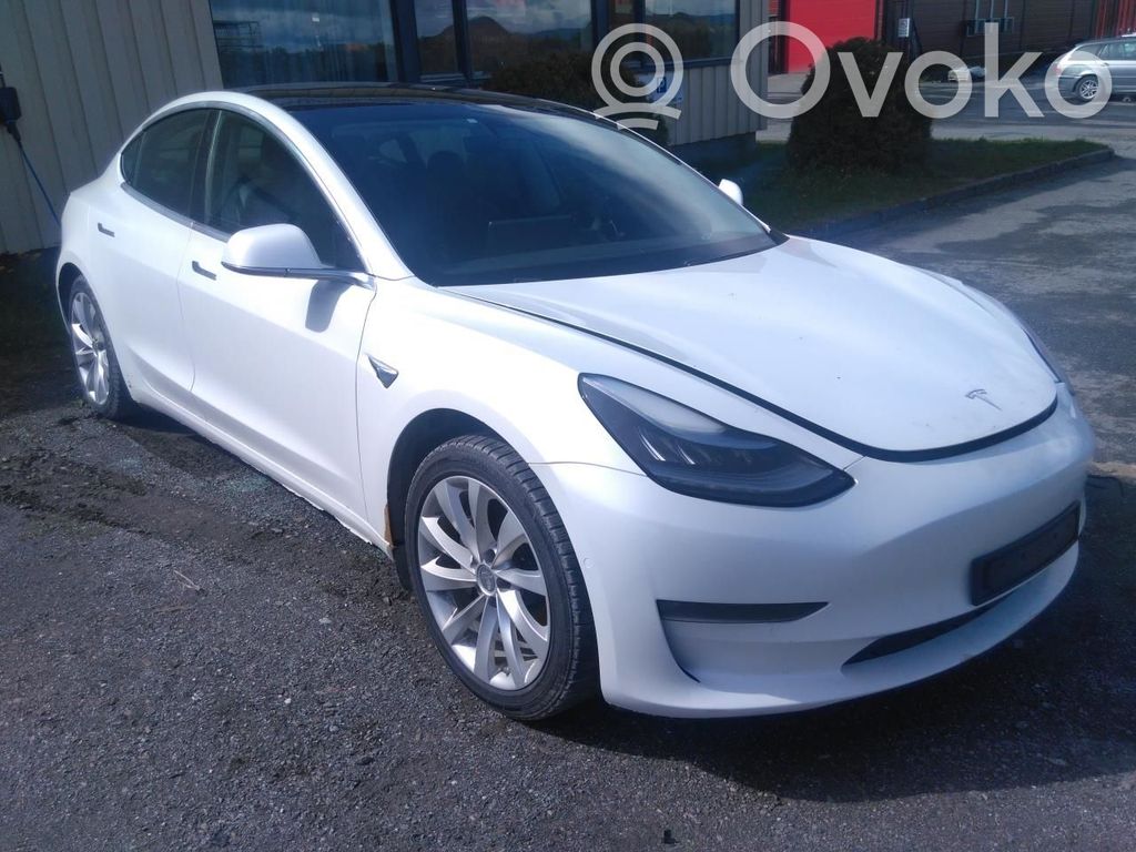 Model 3 Tesla Model 3  110864700D