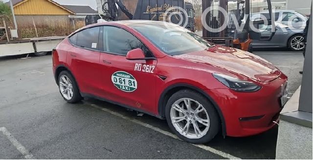 Model Y Tesla Model Y  108954300J