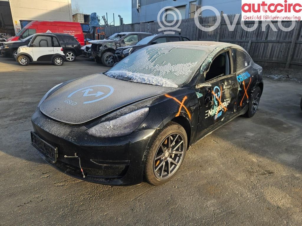 Model 3 Tesla Model 3  107740200F