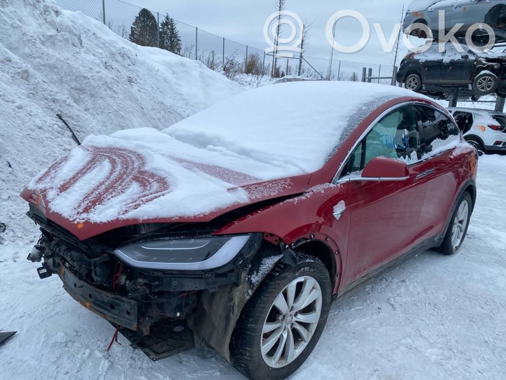 Model X Tesla Model X  104880400A