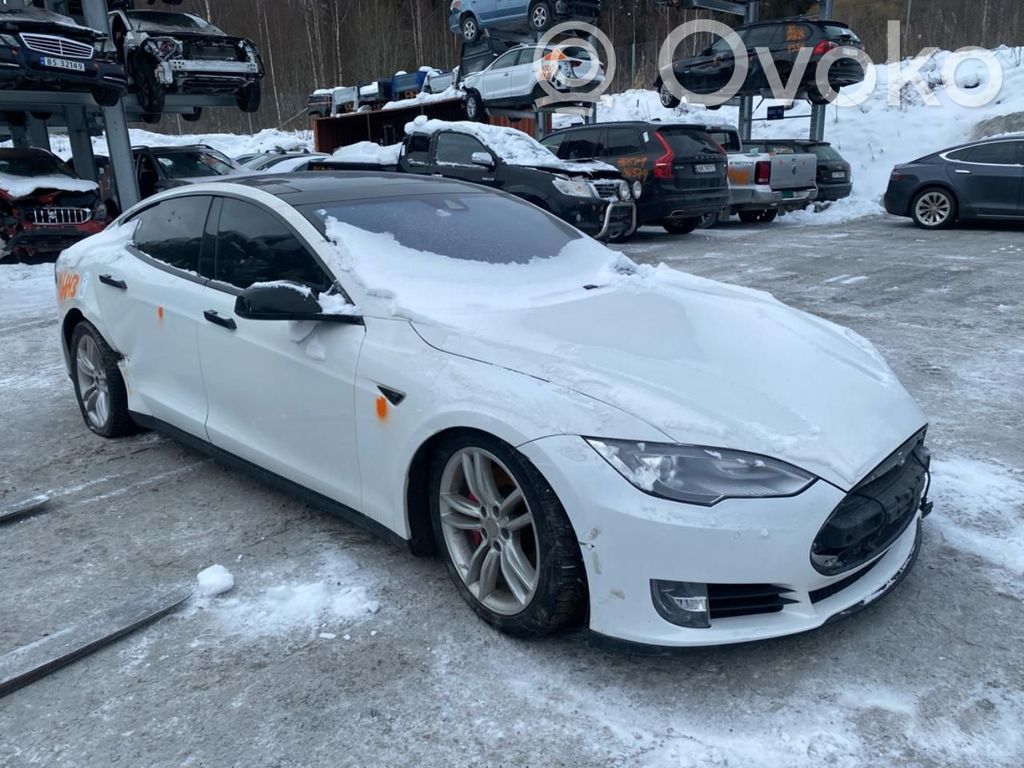 Model S Tesla Model S  102125200A