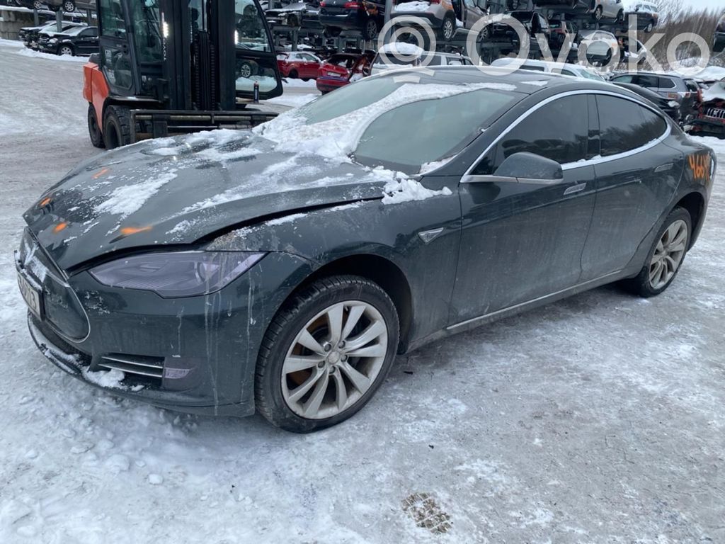 Model S Tesla Model S  6008027E0D