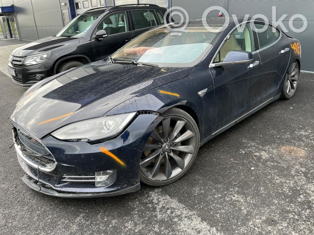 Model S Tesla Model S  600640300A