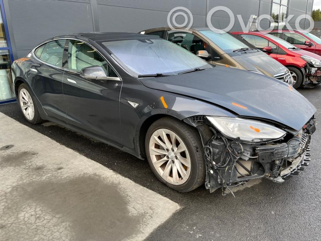Model S Tesla Model S  1028348E0B