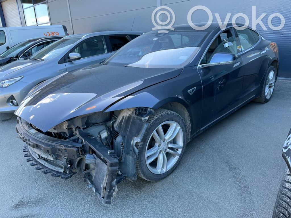 Model S Tesla Model S  6006622E0E
