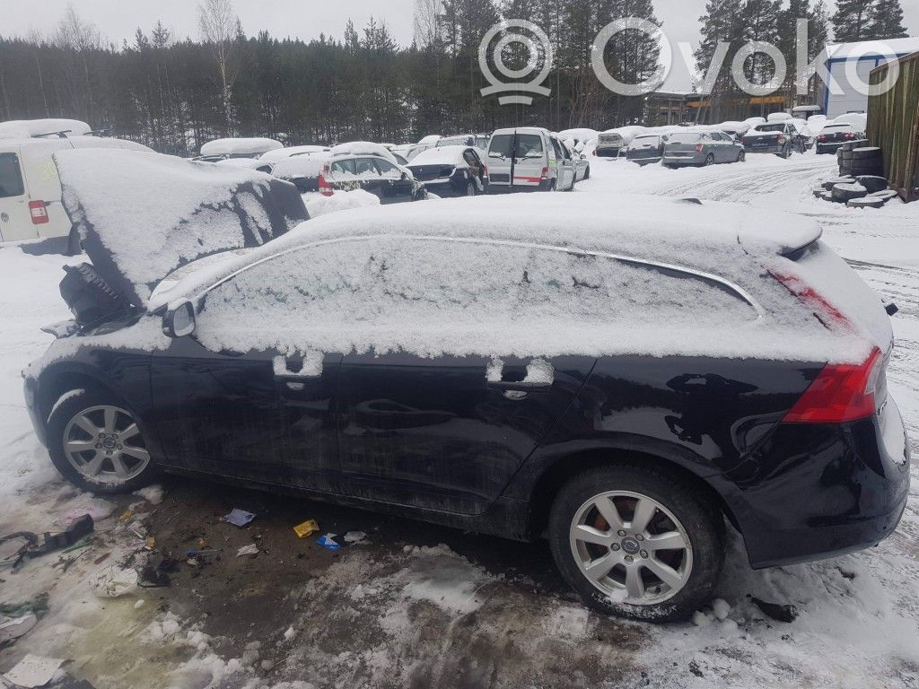 V60 V60, V60 Cross Country  31336908